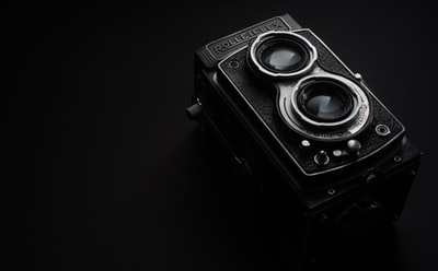 黑色Rolleiflex相机灰度照片
